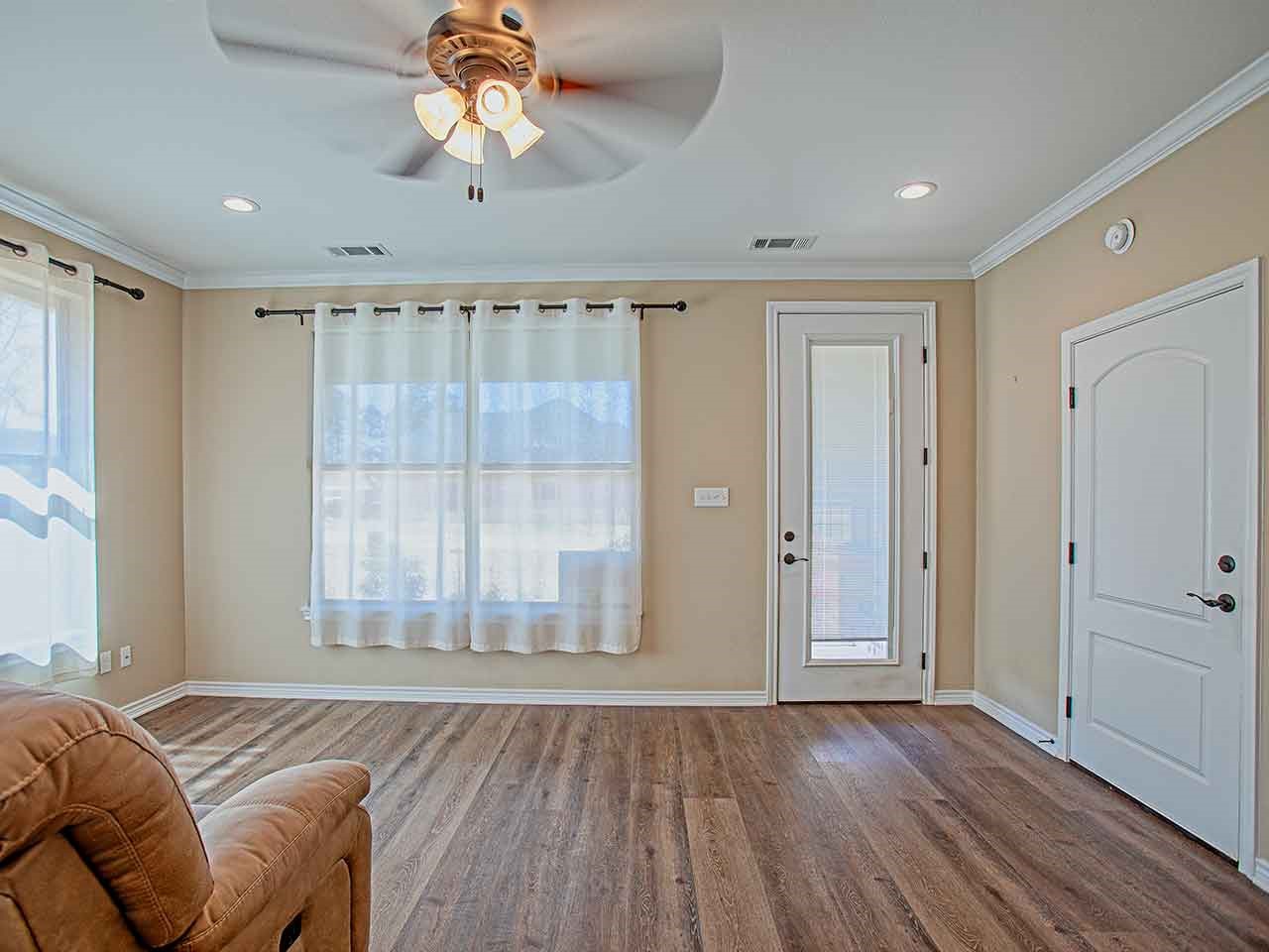 111 Oak Street Emory TX 75440
