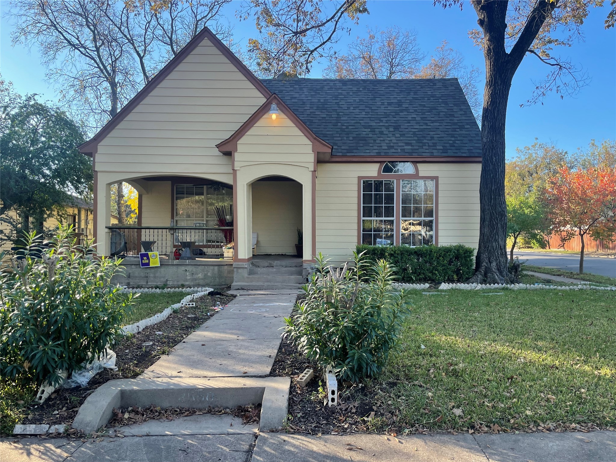2550 Grafton Avenue Dallas TX 75211