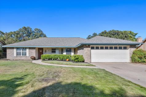 5703 Village Glen Trail Arlington TX 76016