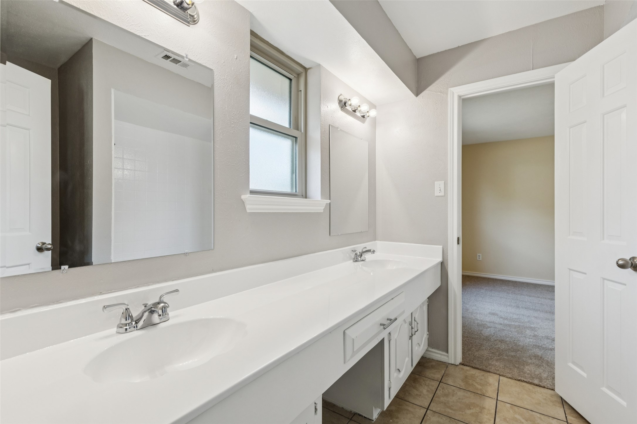 133 N Crestwood Boulevard Desoto TX 75115