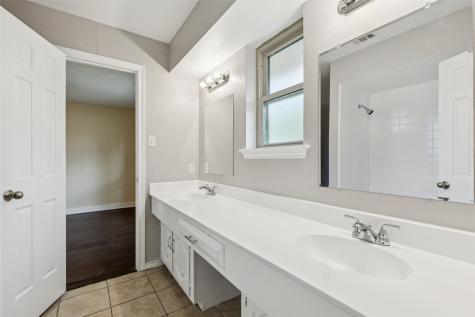 133 N Crestwood Boulevard Desoto TX 75115