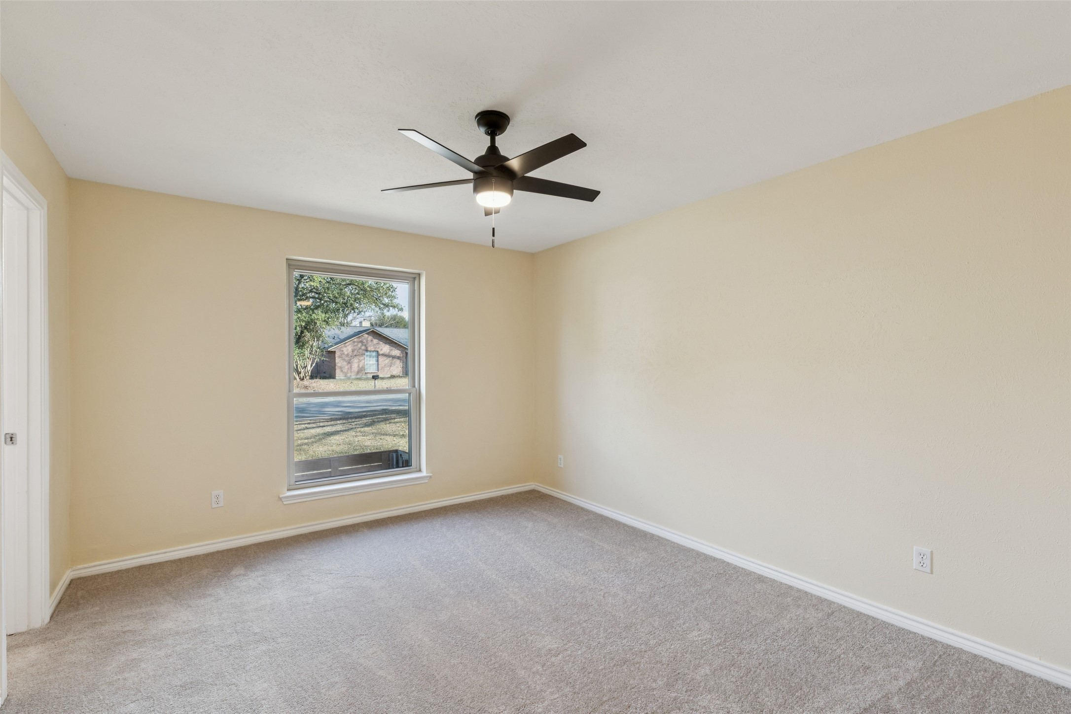 133 N Crestwood Boulevard Desoto TX 75115