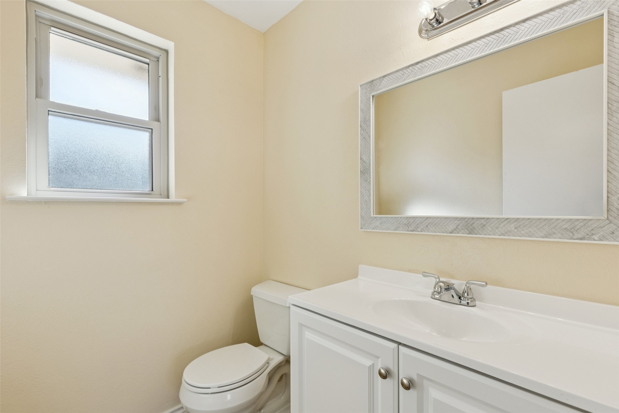 133 N Crestwood Boulevard Desoto TX 75115