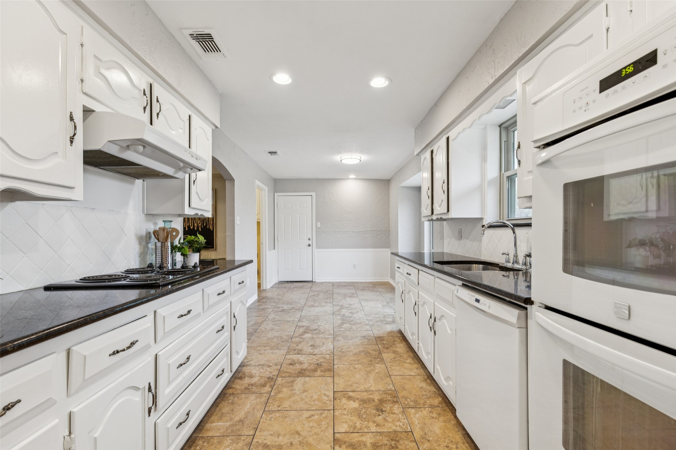 133 N Crestwood Boulevard Desoto TX 75115