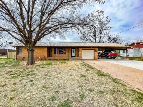 261 S 7th Avenue Munday TX 76371
