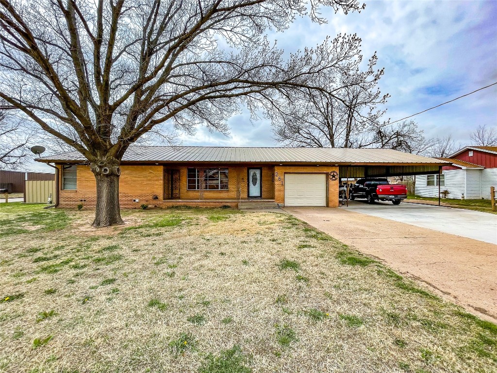 261 S 7th Avenue Munday TX 76371