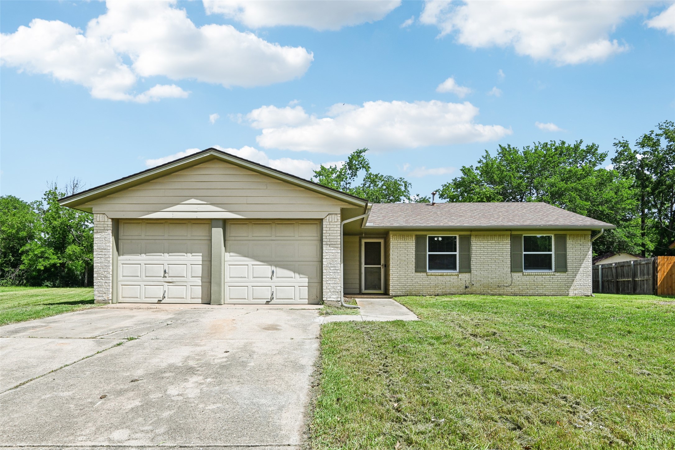 207 Bluebird Circle Denton TX 76209
