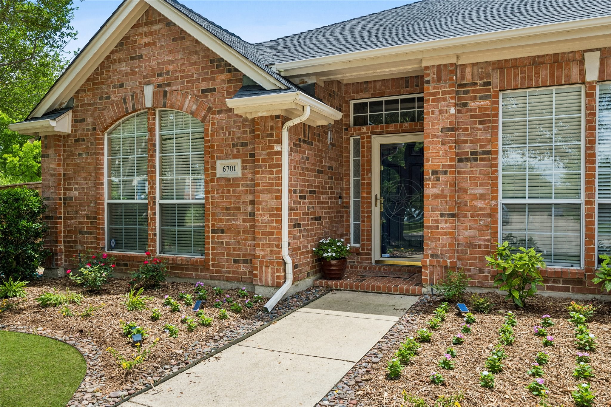 6701 Briarwood Drive Fort Worth TX 76132