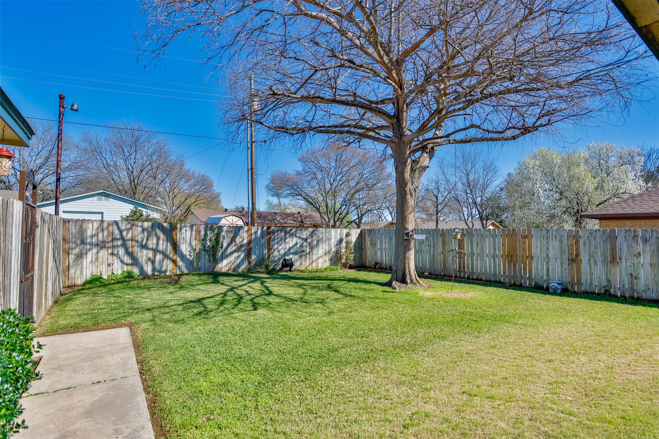 2005 Brentwood Street Gainesville TX 76240