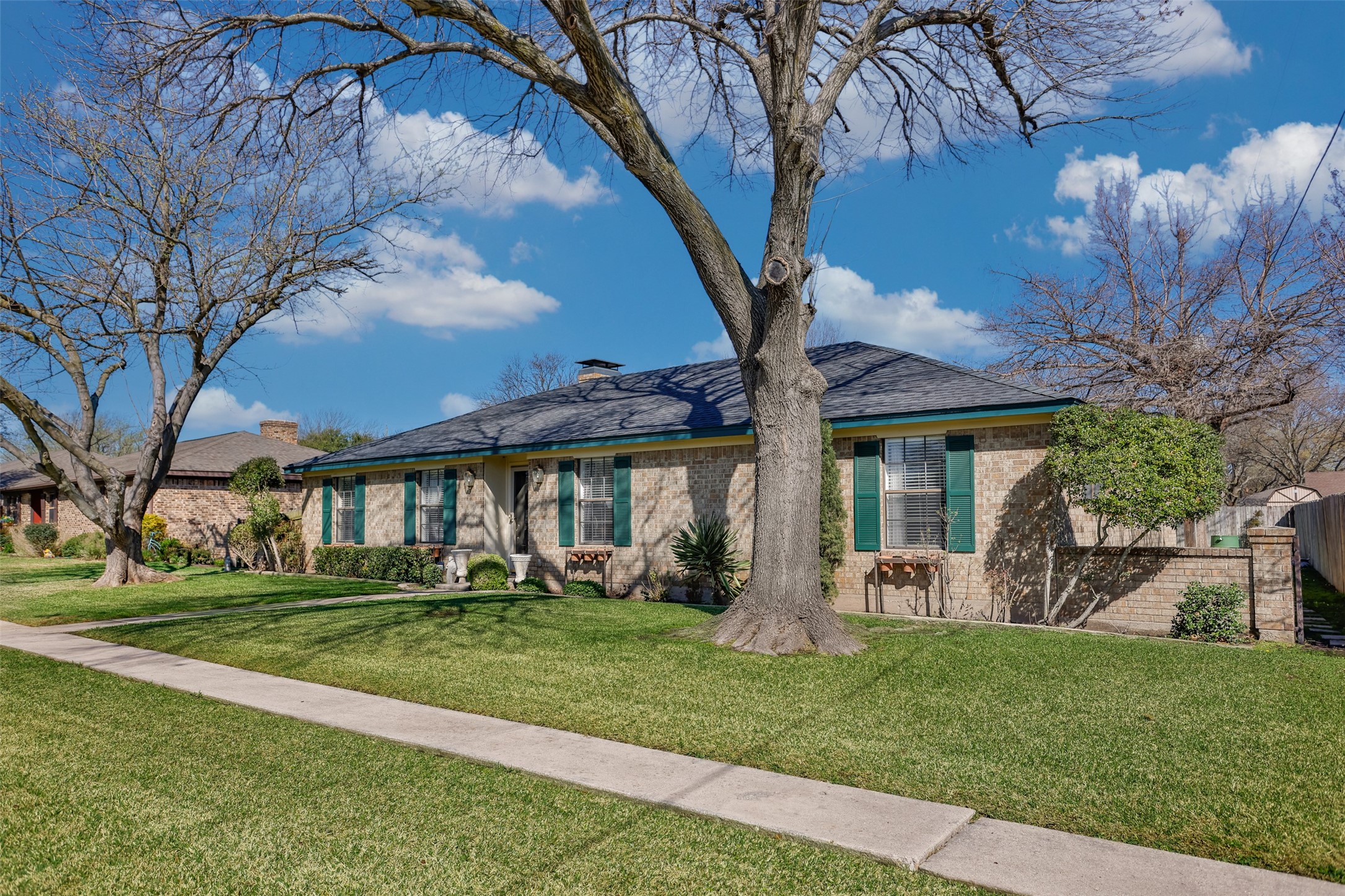 2005 Brentwood Street Gainesville TX 76240