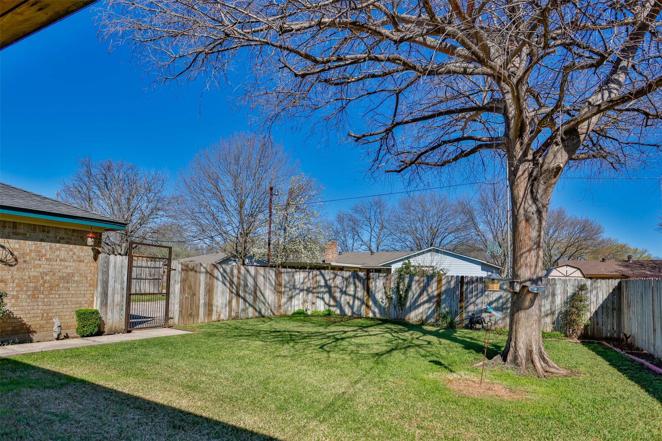 2005 Brentwood Street Gainesville TX 76240