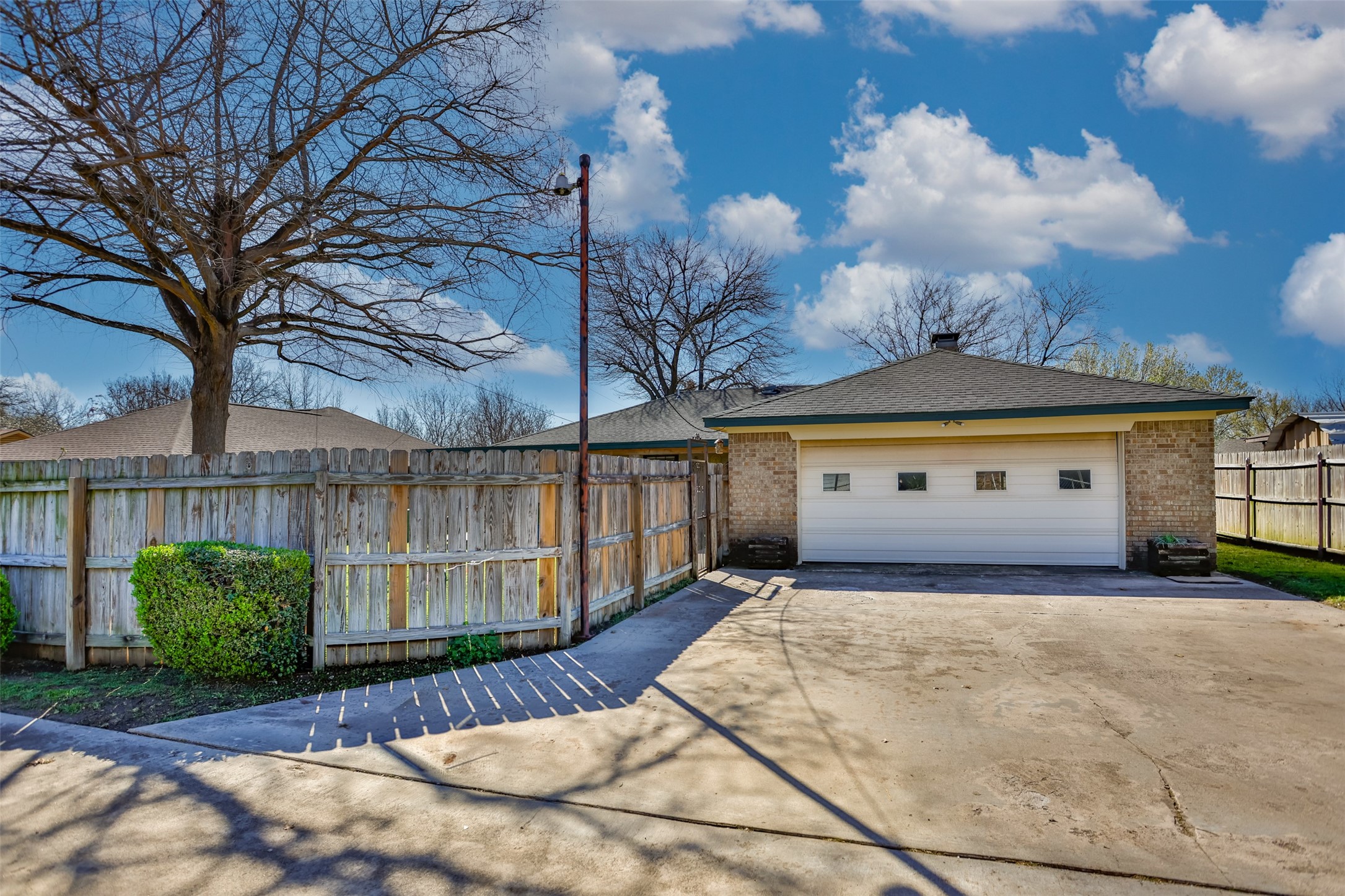 2005 Brentwood Street Gainesville TX 76240