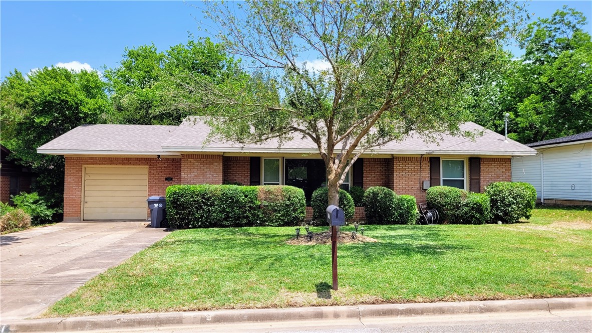 2517 N 43rd Street Waco TX 76710