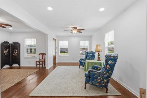 320 W Rucker Street Granbury TX 76048