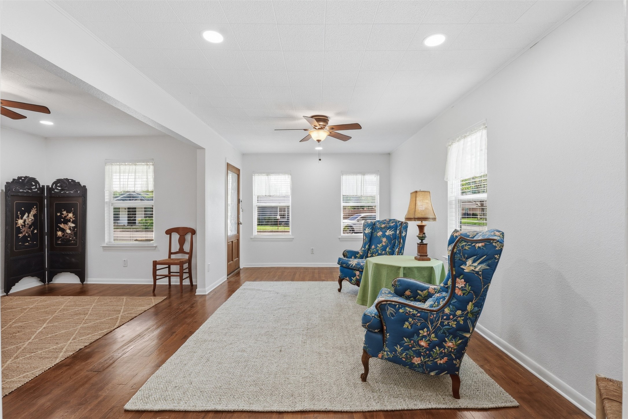 320 W Rucker Street Granbury TX 76048