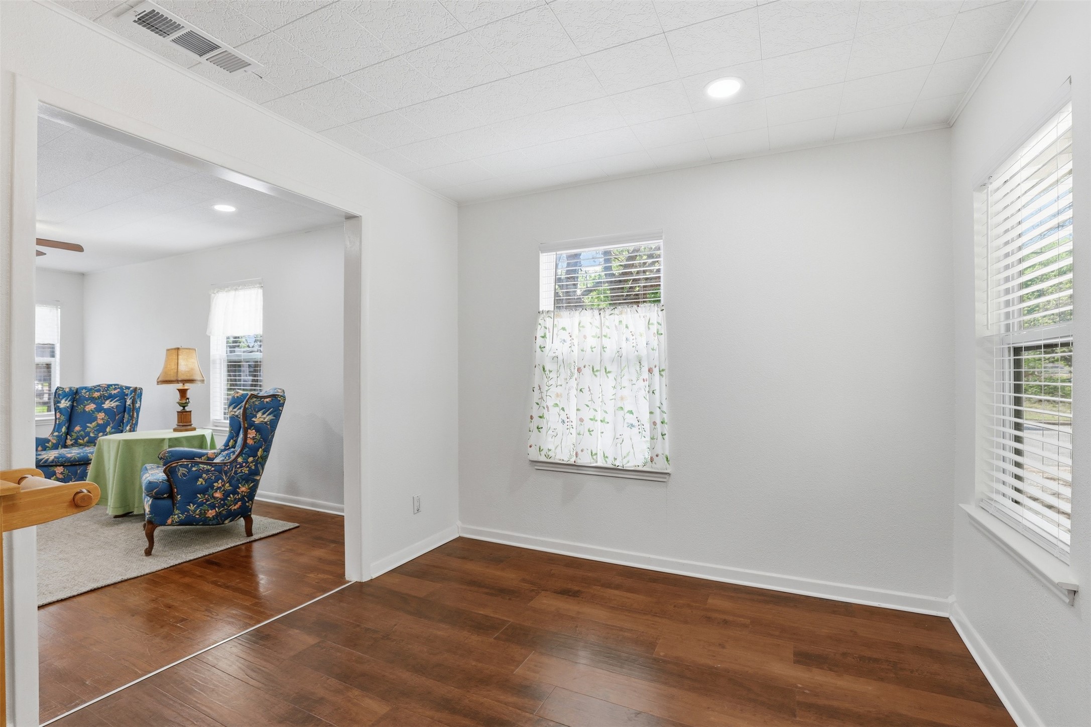 320 W Rucker Street Granbury TX 76048