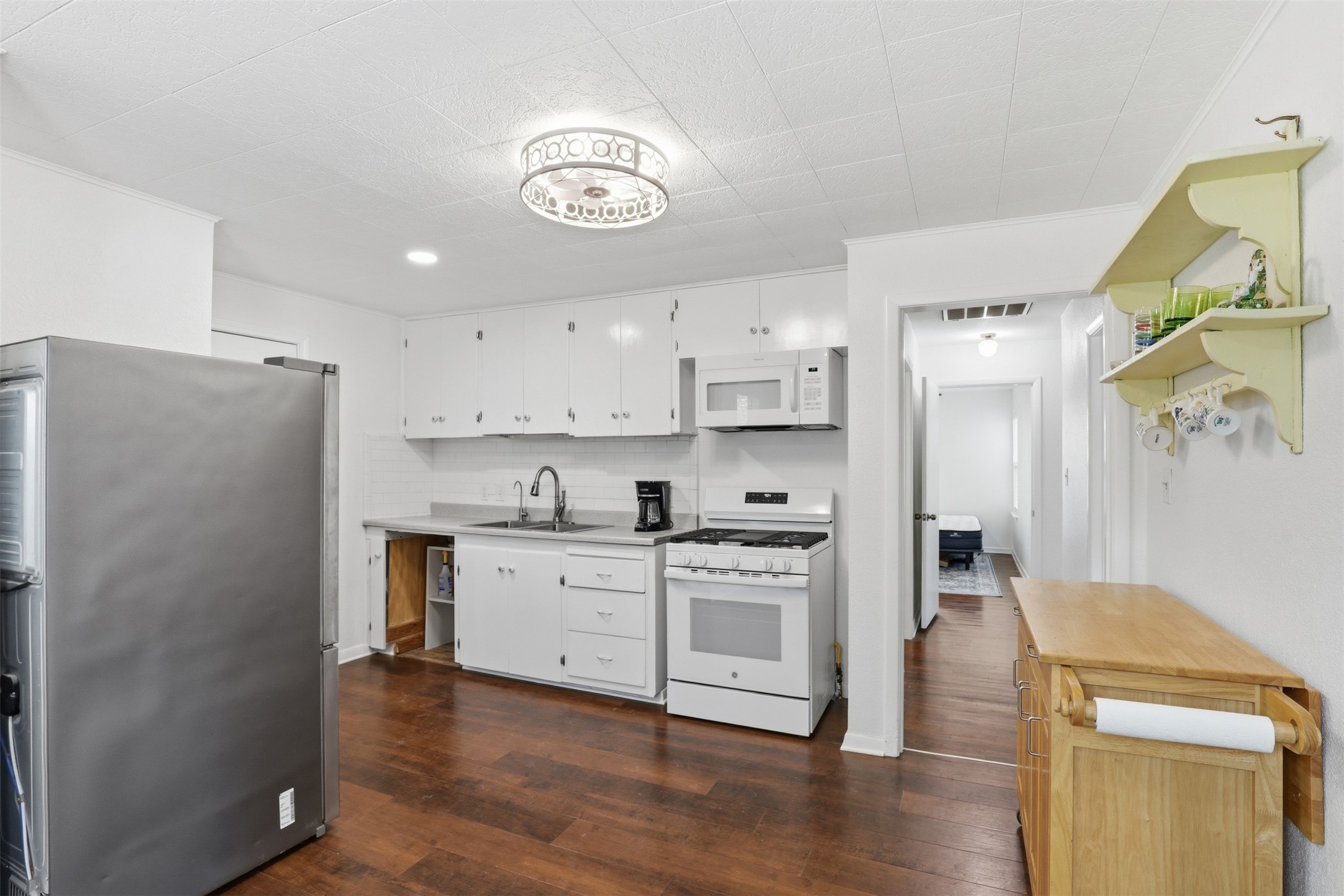 320 W Rucker Street Granbury TX 76048