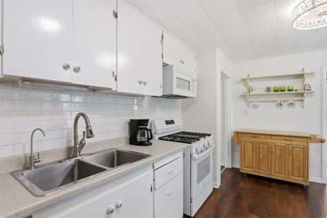 320 W Rucker Street Granbury TX 76048