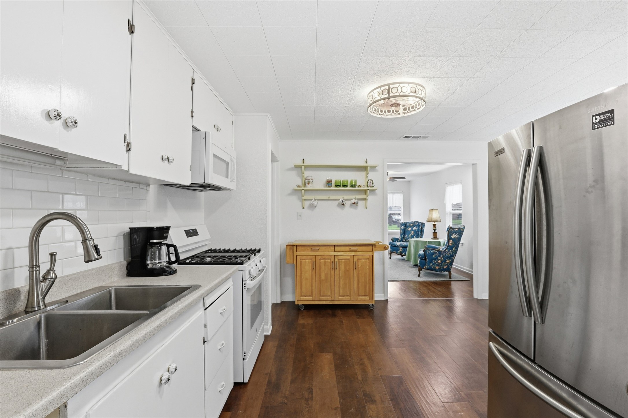 320 W Rucker Street Granbury TX 76048