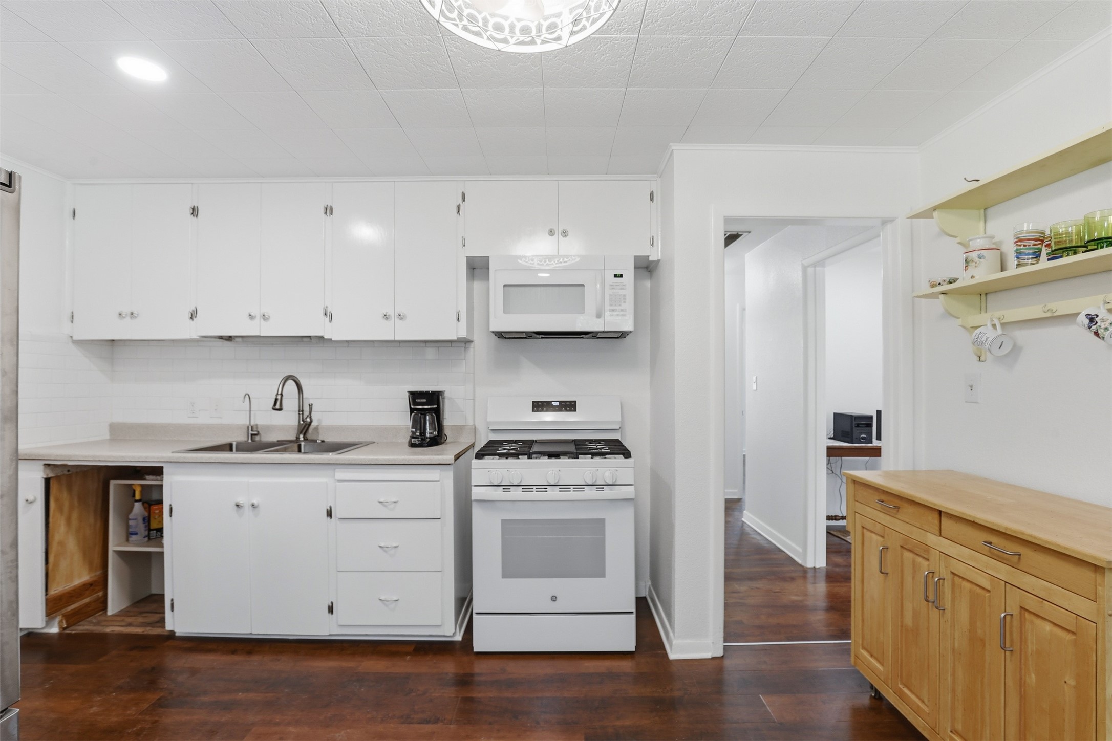 320 W Rucker Street Granbury TX 76048