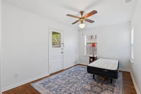 320 W Rucker Street Granbury TX 76048