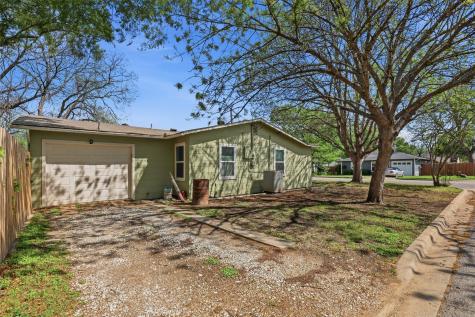 320 W Rucker Street Granbury TX 76048
