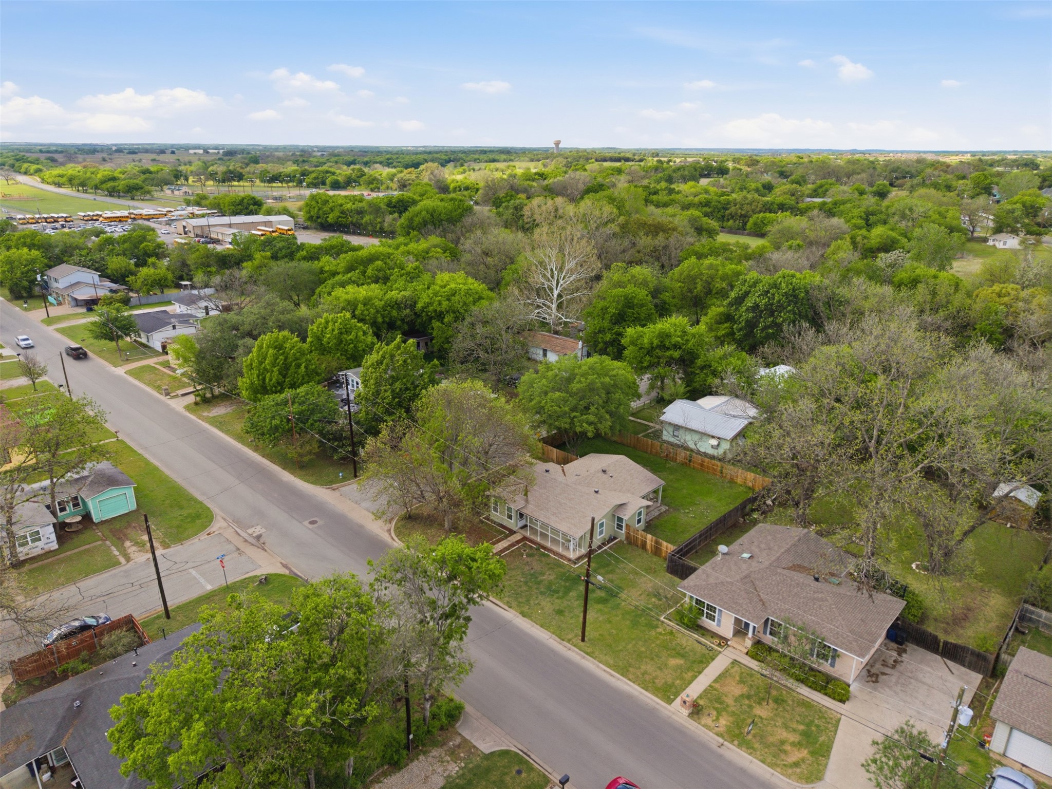 320 W Rucker Street Granbury TX 76048