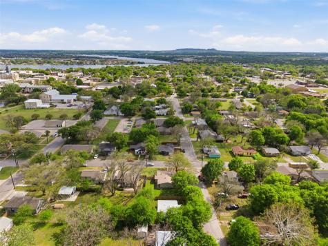 320 W Rucker Street Granbury TX 76048