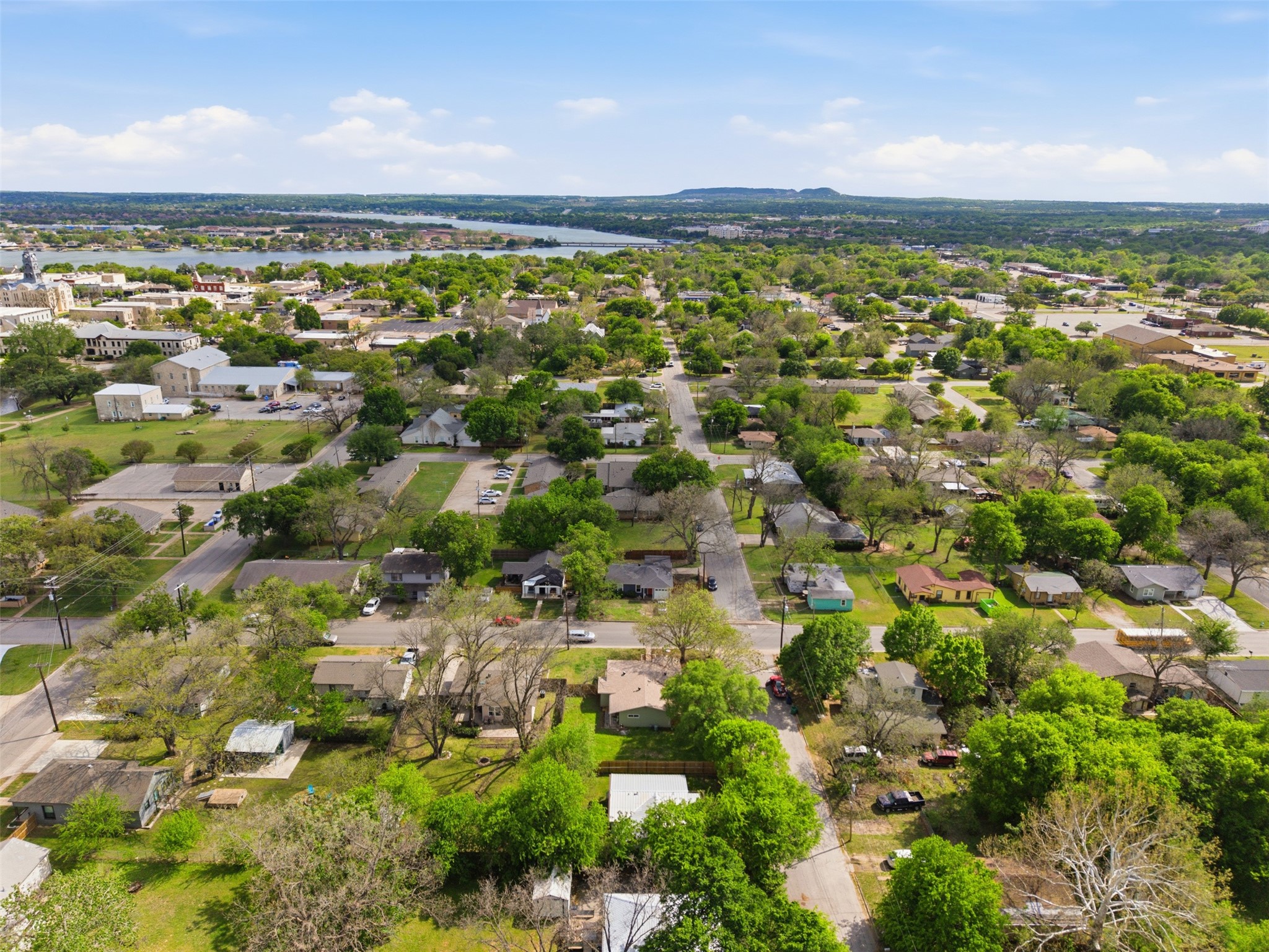 320 W Rucker Street Granbury TX 76048