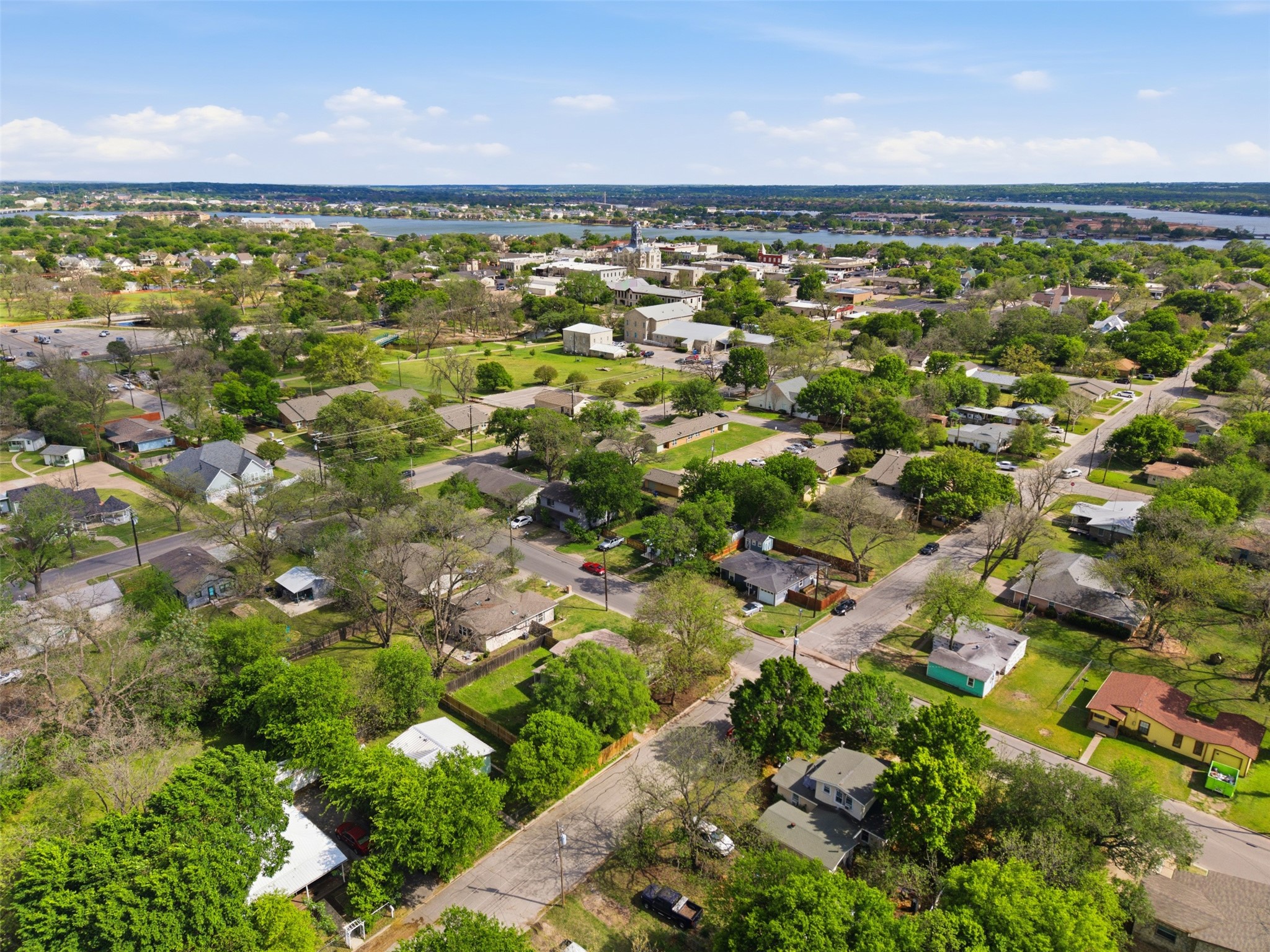 320 W Rucker Street Granbury TX 76048