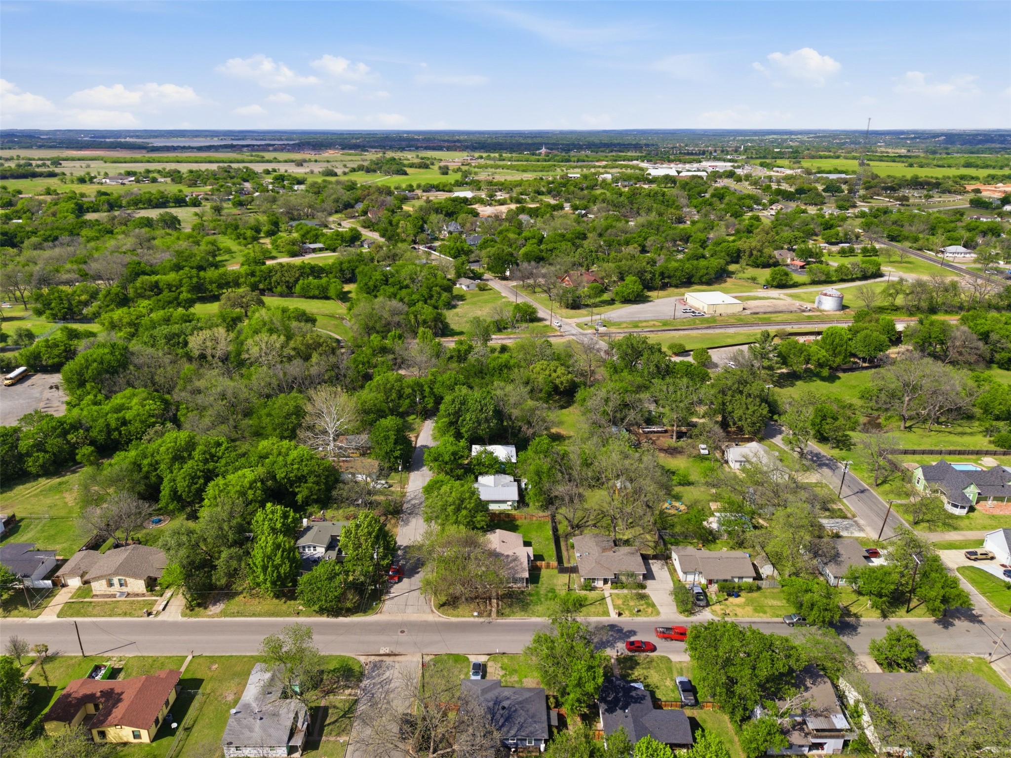 320 W Rucker Street Granbury TX 76048