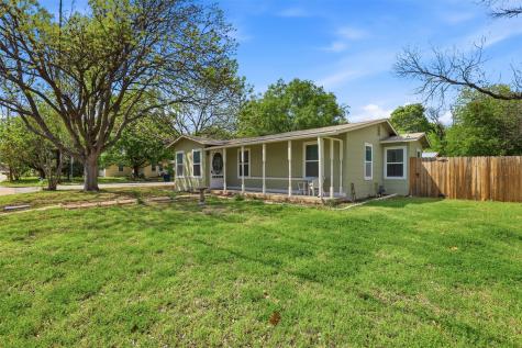 320 W Rucker Street Granbury TX 76048