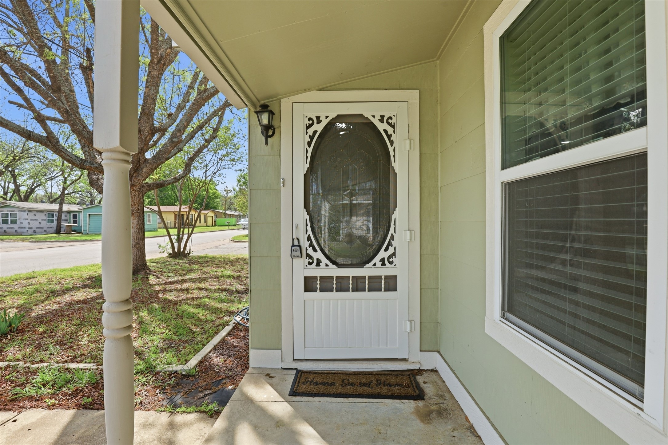 320 W Rucker Street Granbury TX 76048