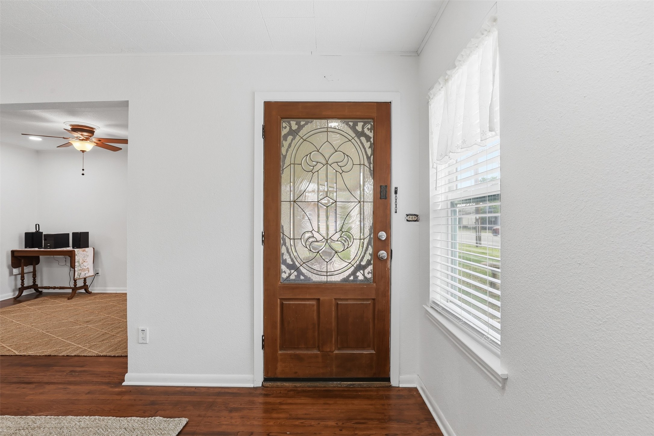 320 W Rucker Street Granbury TX 76048