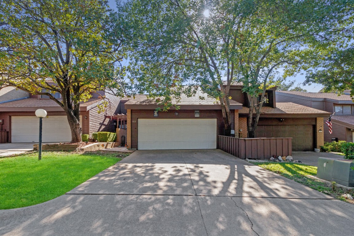 703 Oakwood Trail Fort Worth TX 76112