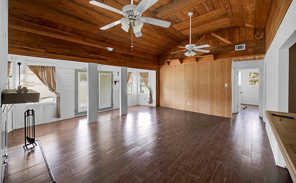 105 County Road 3590 China Spring TX 76633