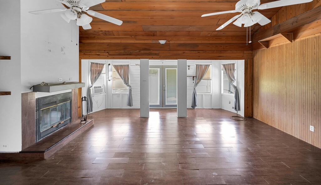 105 County Road 3590 China Spring TX 76633