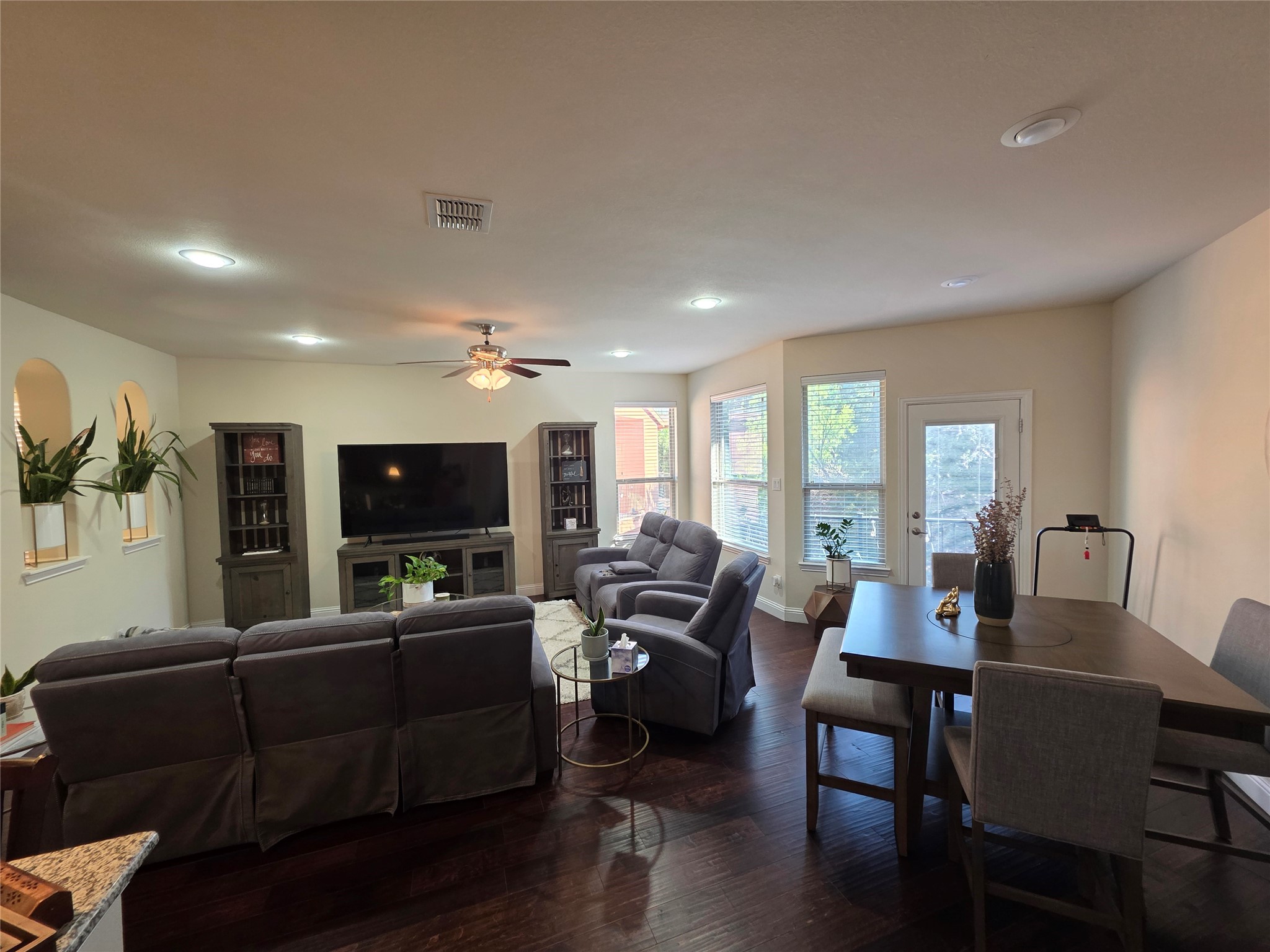7305 Venice Drive Grand Prairie TX 75054