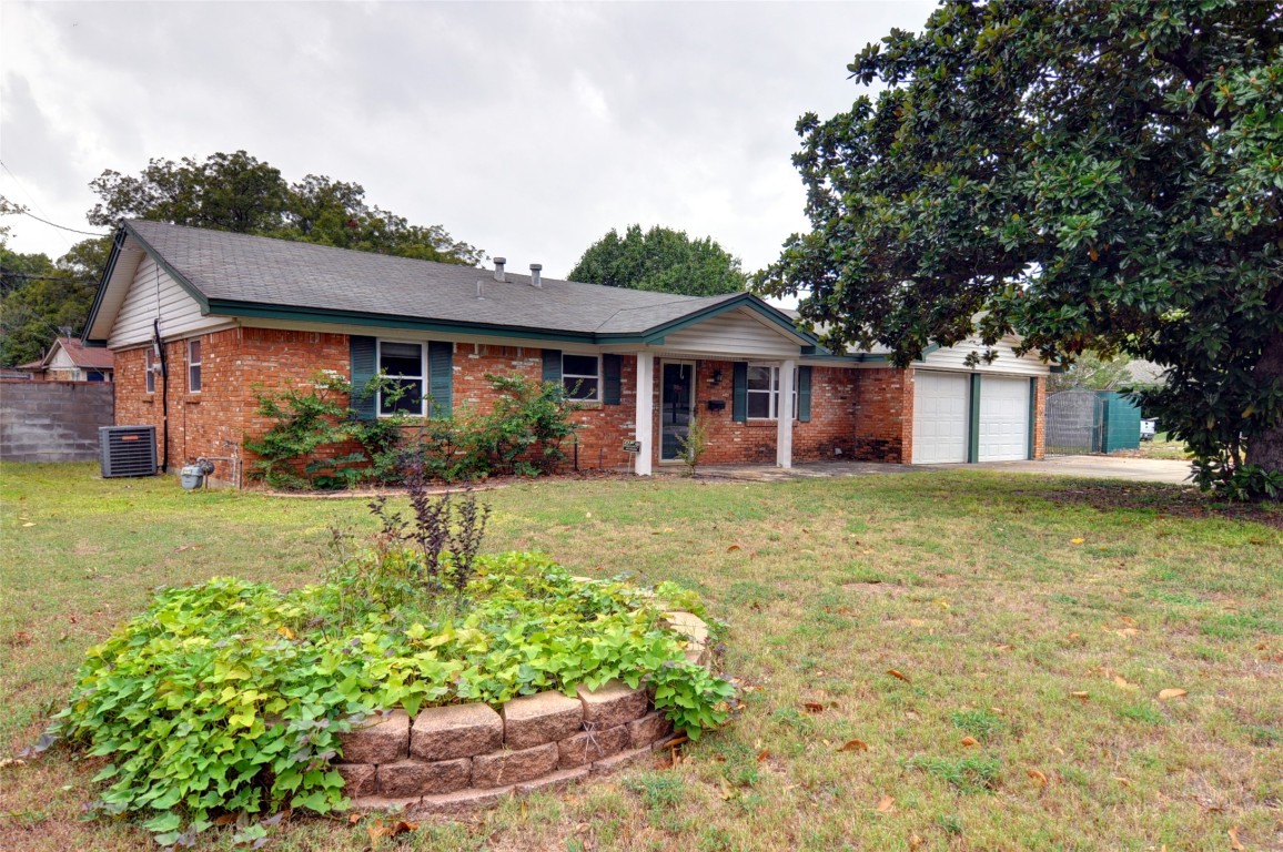 1029 W Creek Drive Hurst TX 76053