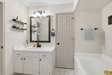 800 Colony Court Blue Mound TX 76131