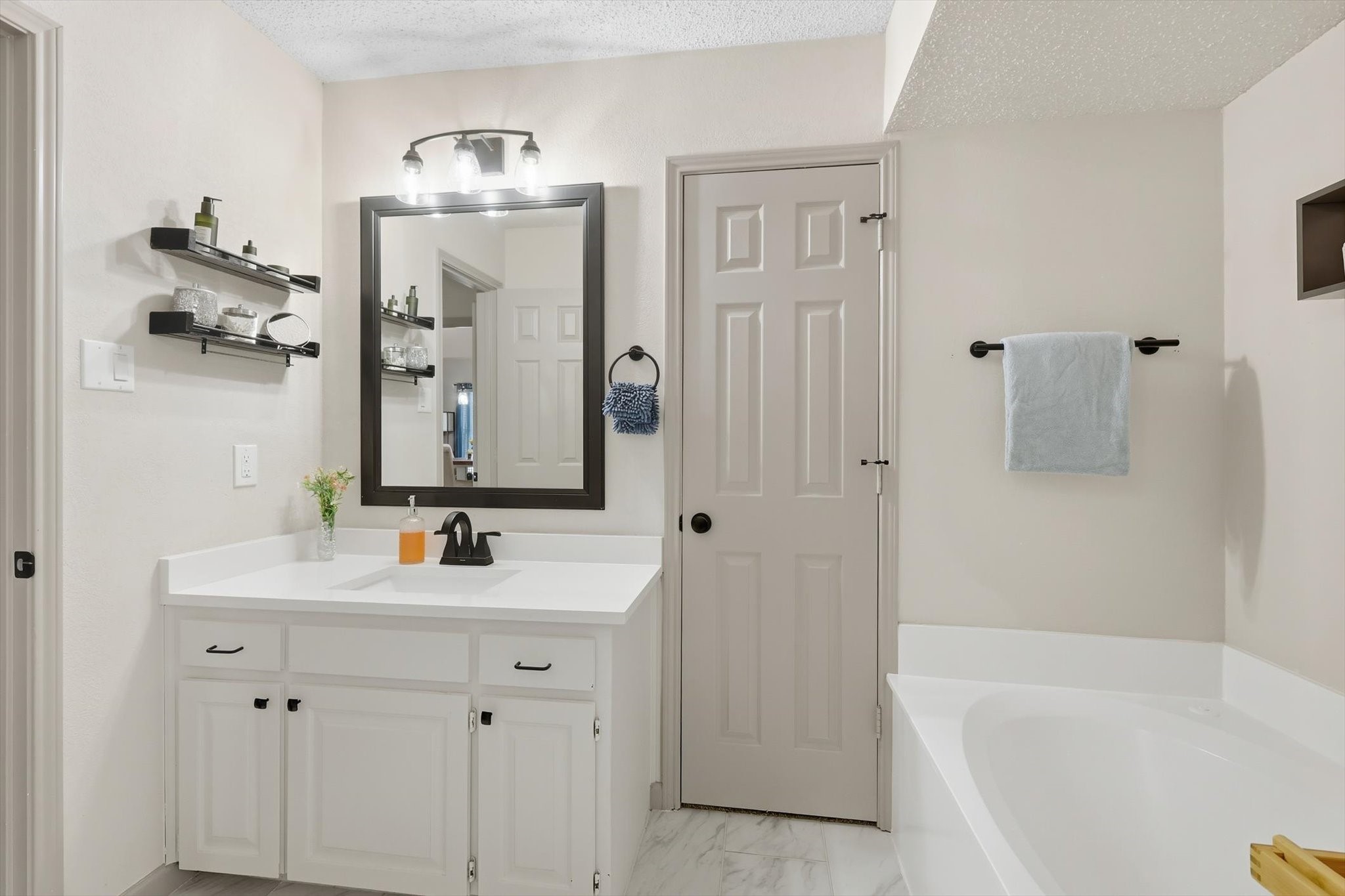 800 Colony Court Blue Mound TX 76131