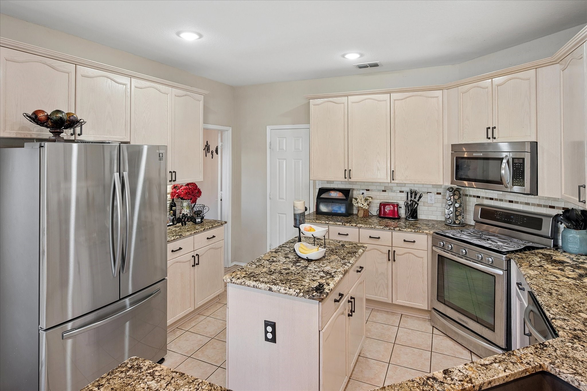 6016 Red Fern Drive Arlington TX 76001