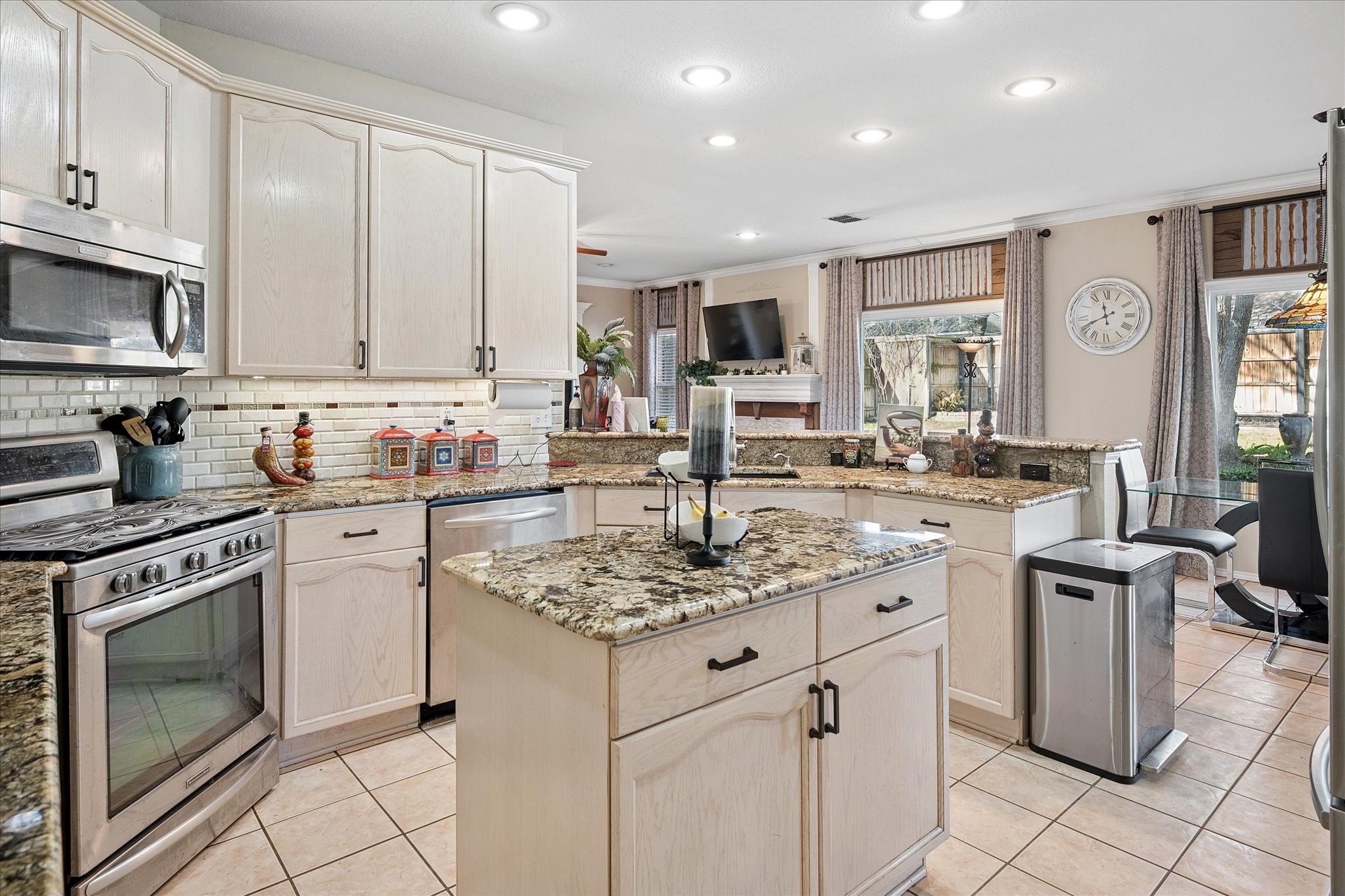 6016 Red Fern Drive Arlington TX 76001