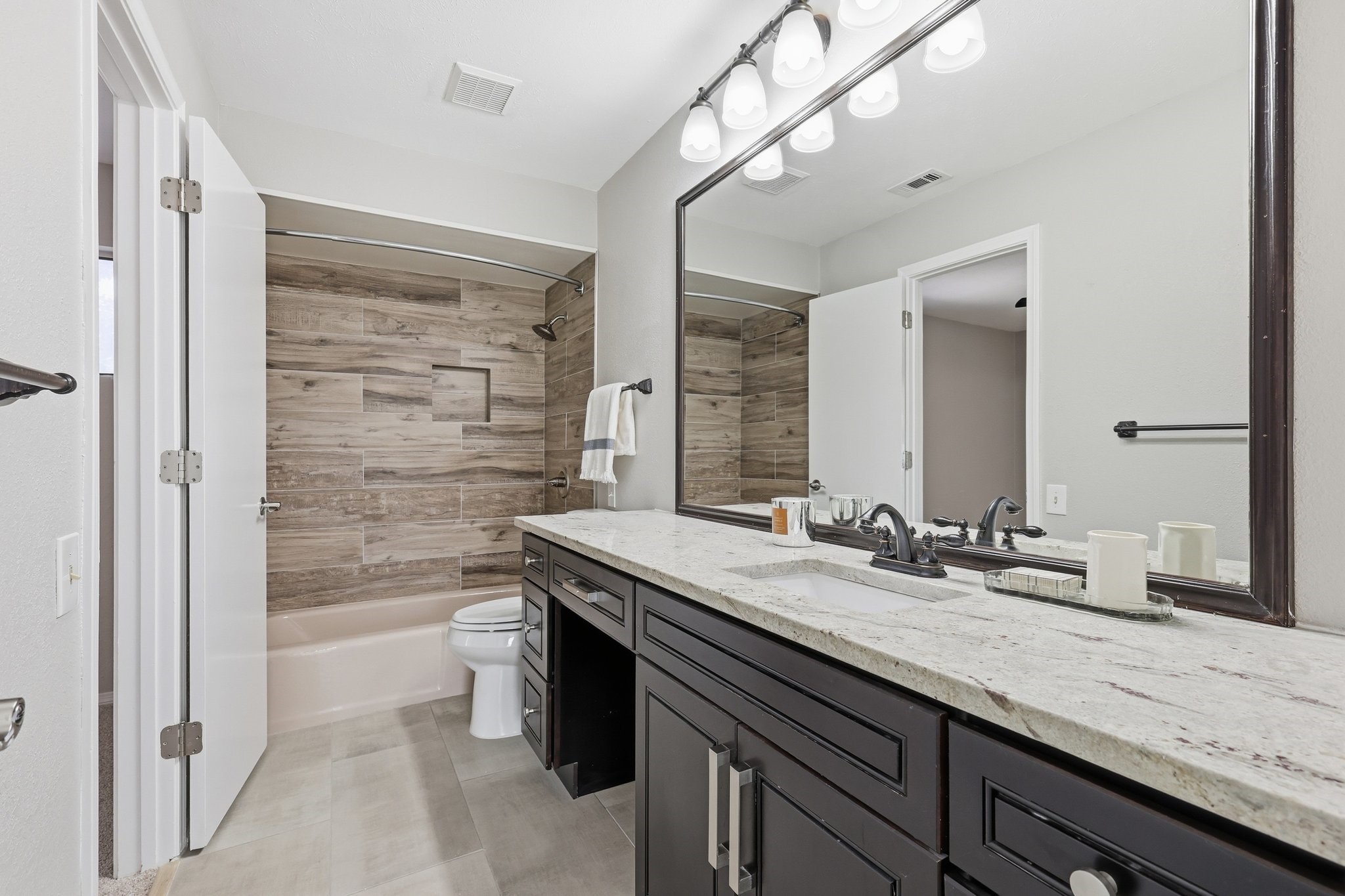 3718 Wooded Creek Drive Farmers Branch TX 75244
