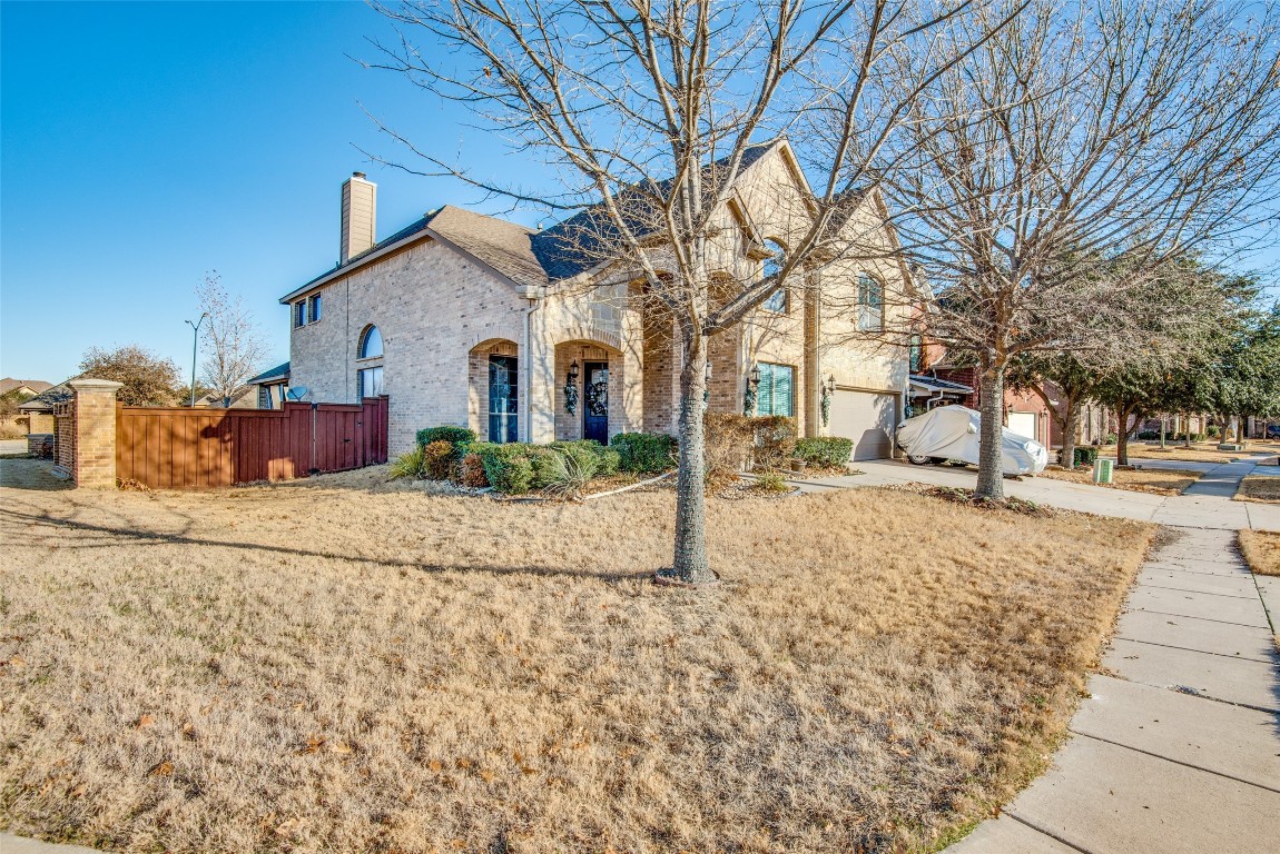 2728 Ponce De Leon Grand Prairie TX 75054
