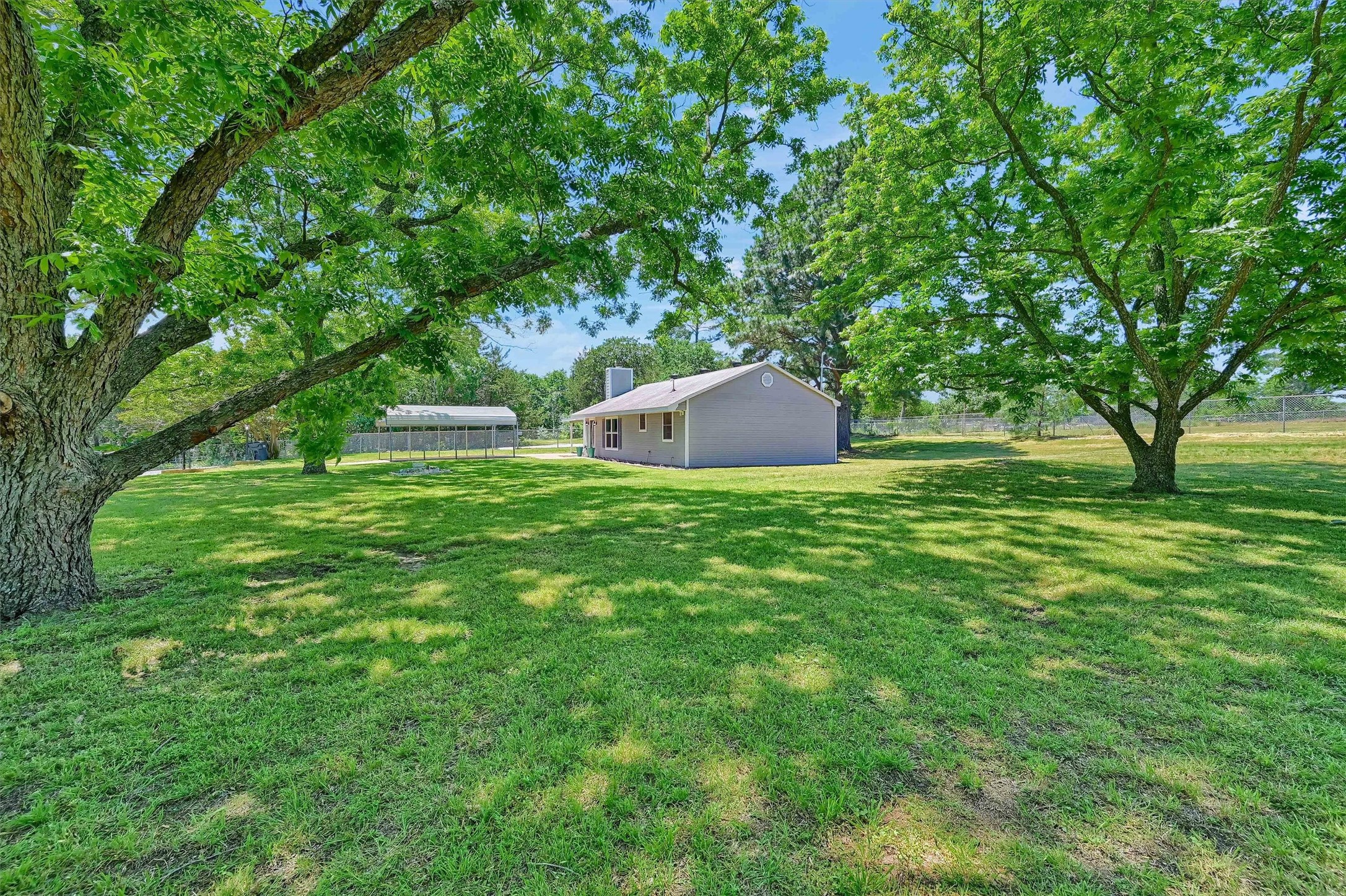 627 Coe Road Denison TX 75021