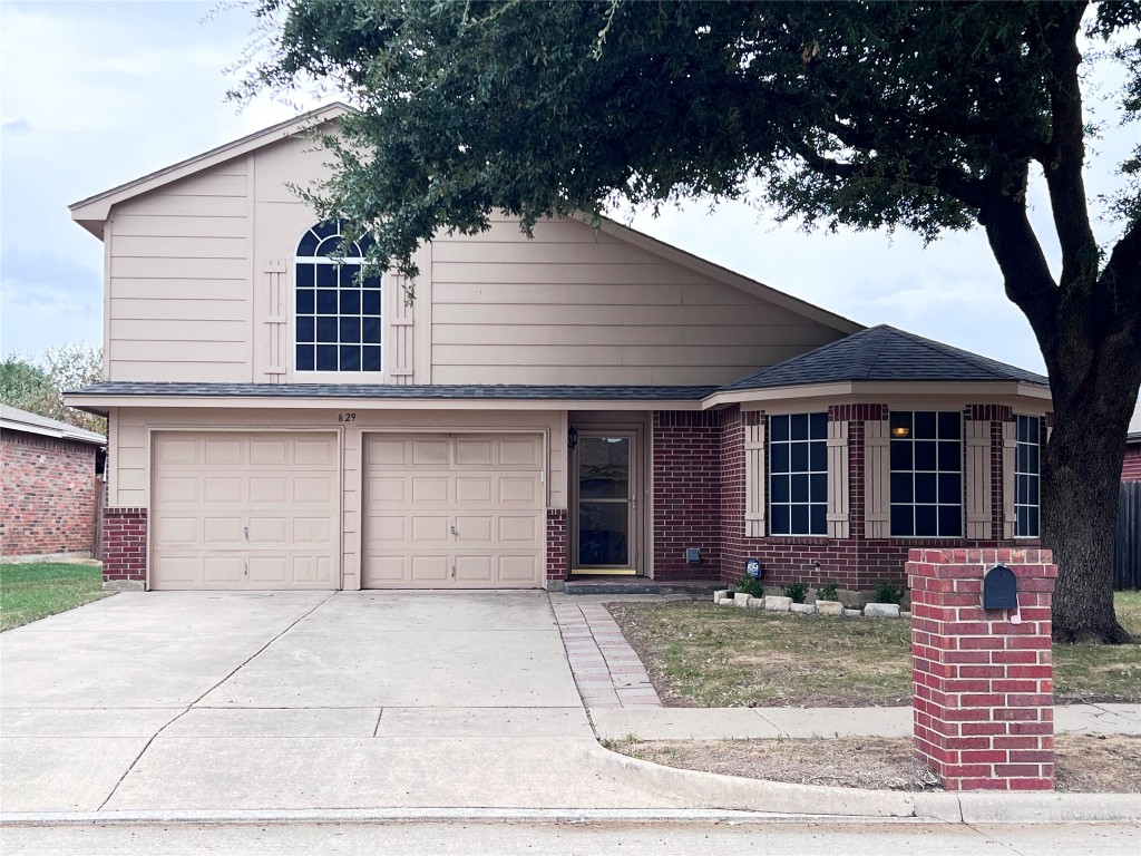 829 Meadowlark Drive Saginaw TX 76131