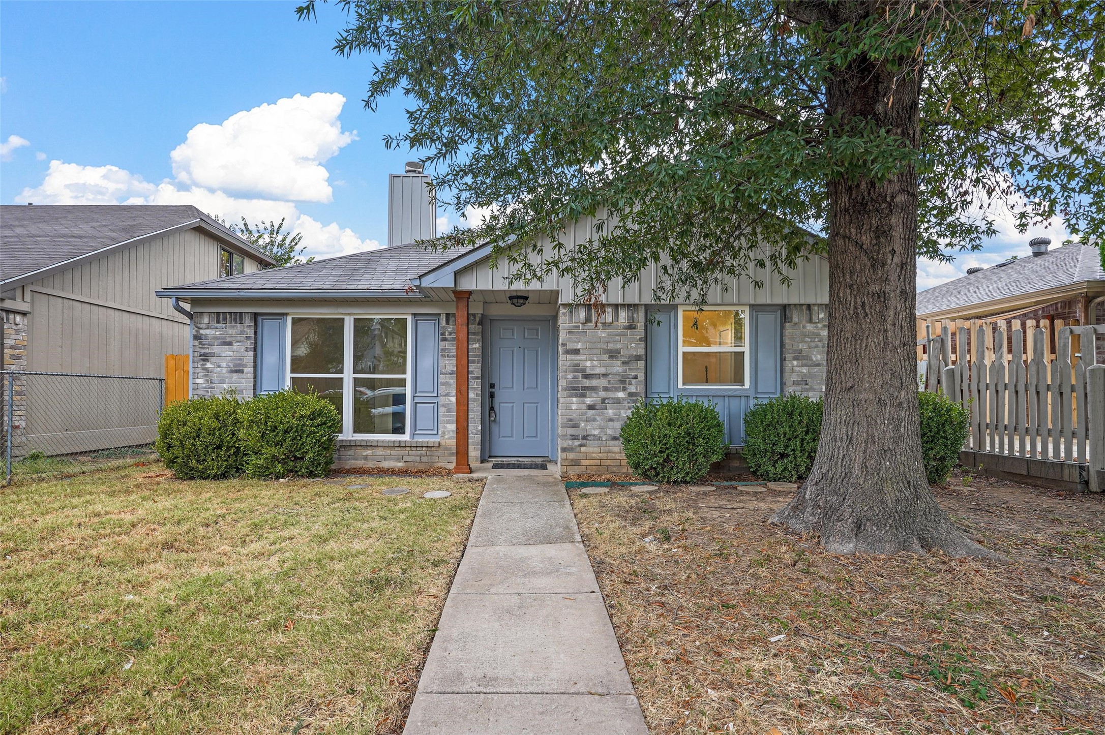 2691 Clayton Oaks Drive Dallas TX 75227