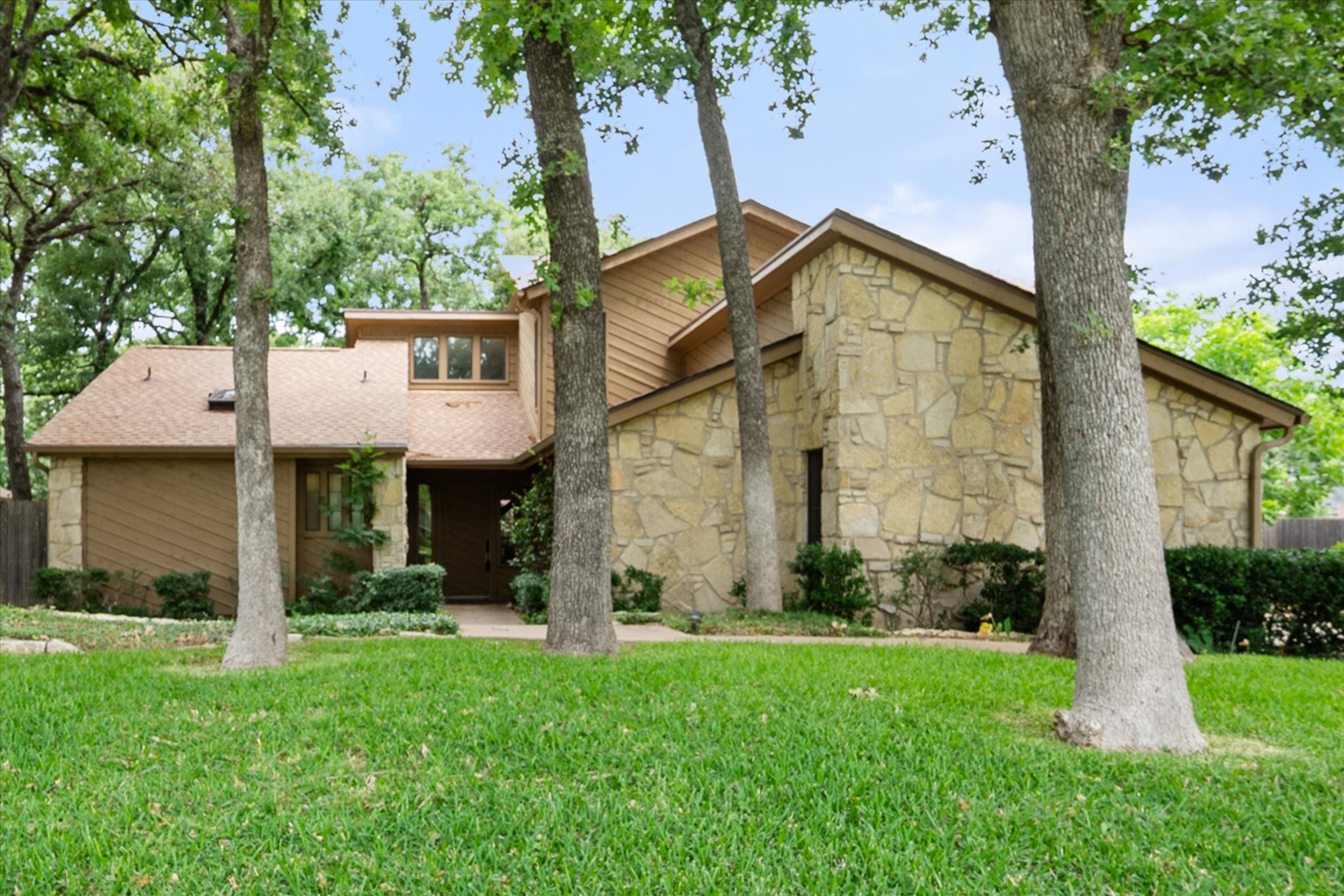 2801 Oak Trail Court Dalworthington Gardens TX 76016