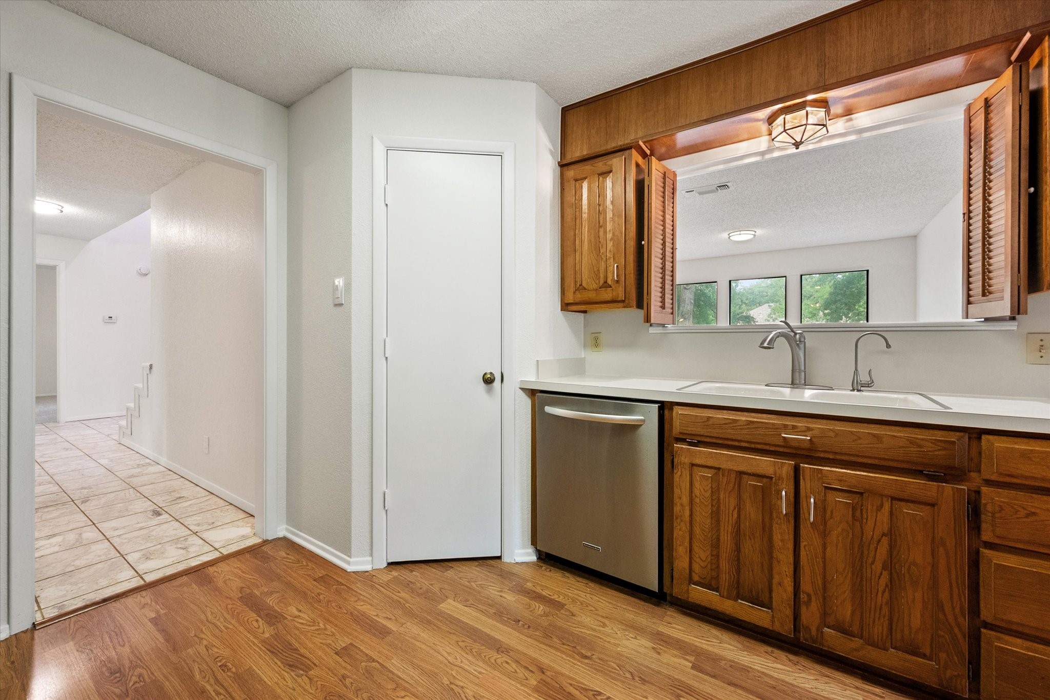 2801 Oak Trail Court Dalworthington Gardens TX 76016